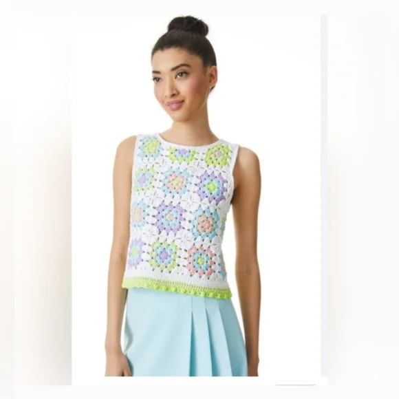 Alice + Olivia Reva Medallion Crocheted Top Size Small - Picture 3 of 11
